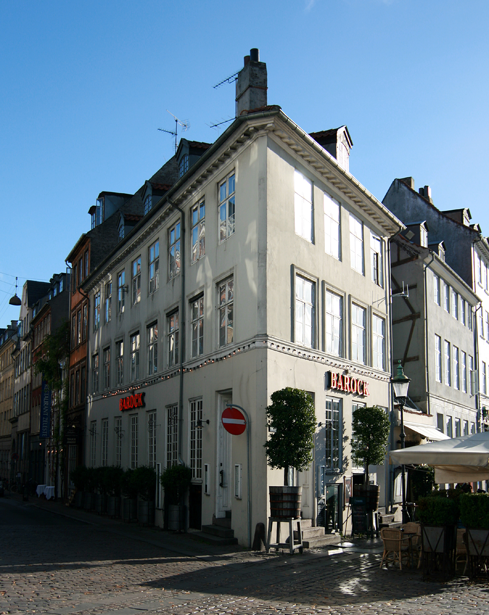 Pastel-colored 17th-century townhouses lining the Nyhavn canal in Copenhagen