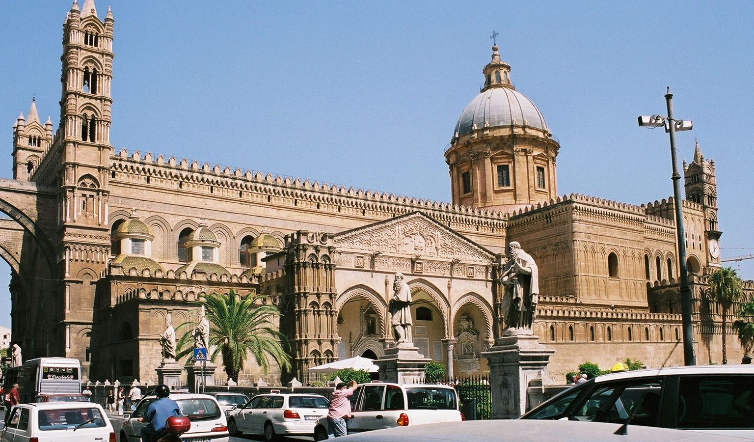 Palermo Cathedral, a landmark to visit alongside the city's food markets