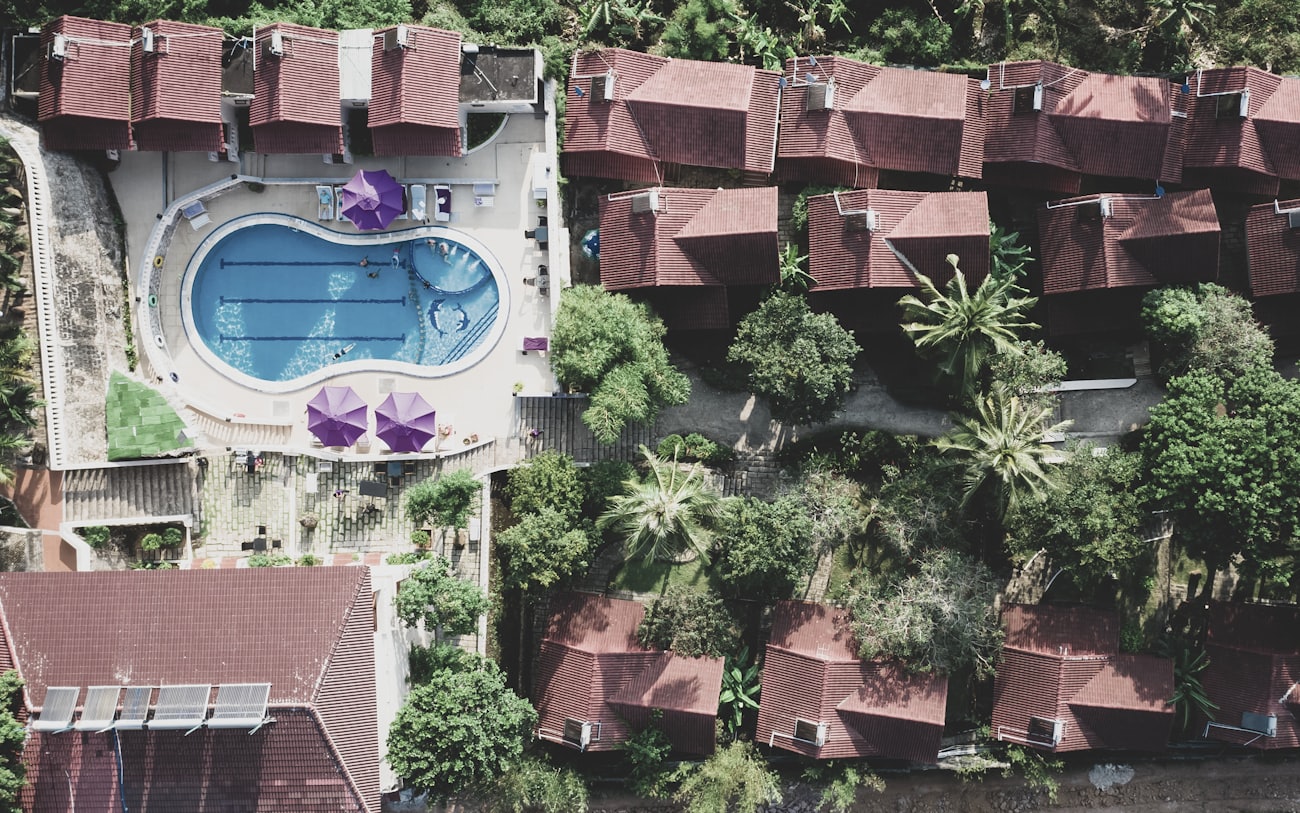 Quiet poolside relaxation area used for digital detox travel