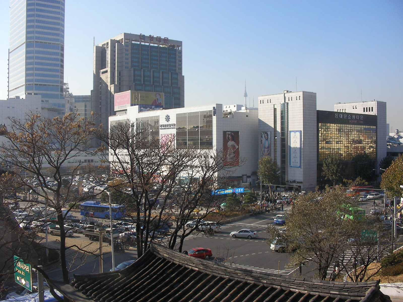 Dongdaemun Market stalls, a popular late-night food destination in Seoul