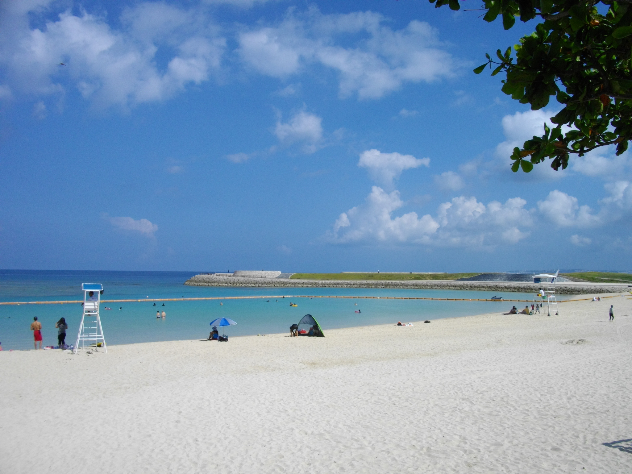 Tropical beach at a resort destination, the setting for choosing an all-inclusive resort worth it