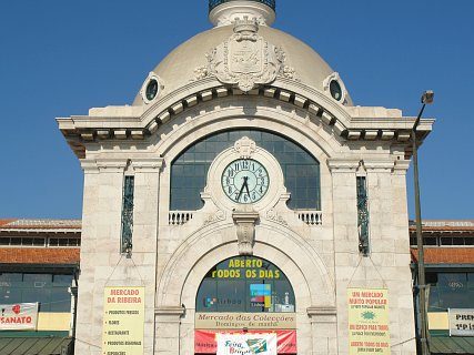 Where to eat in Lisbon photo of the Mercado da Ribeira food market hall