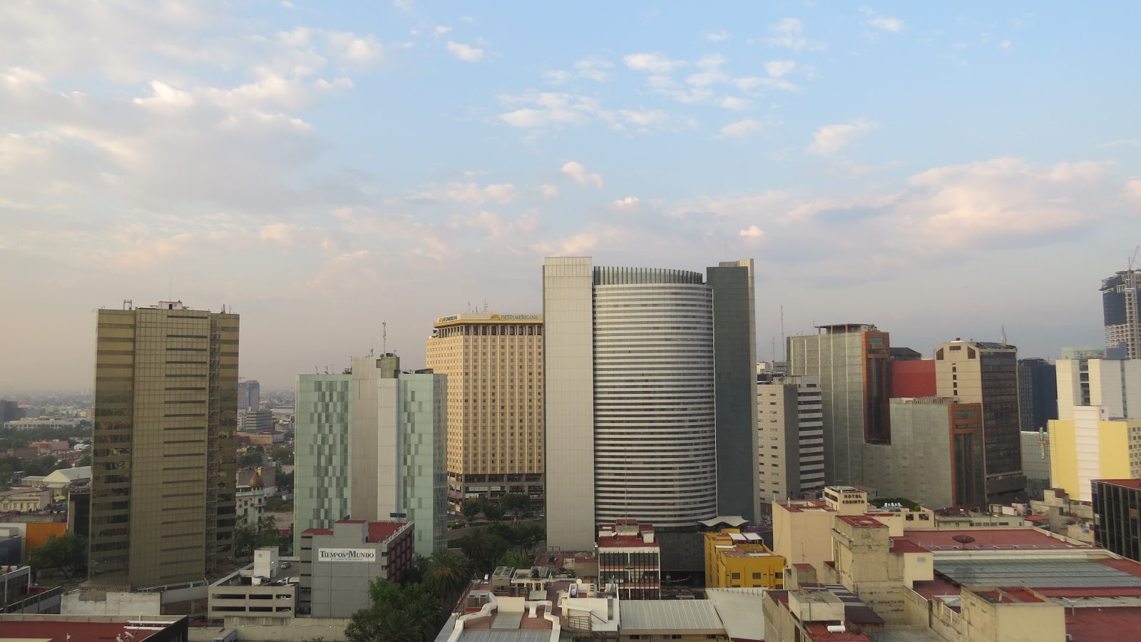 Paseo de la Reforma skyline in Mexico City near the best neighborhoods for where to eat